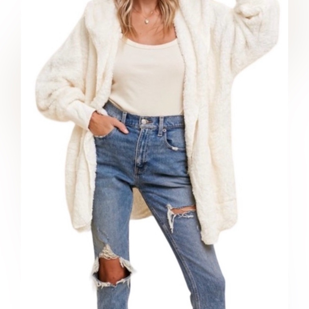 NWT Winter White Plush Pocketed Hoodie Cardigan One Size - Picture 2 of 2